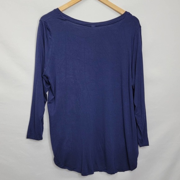 OLD Navy quarter length sleeve High low cut - Picture 9 of 9